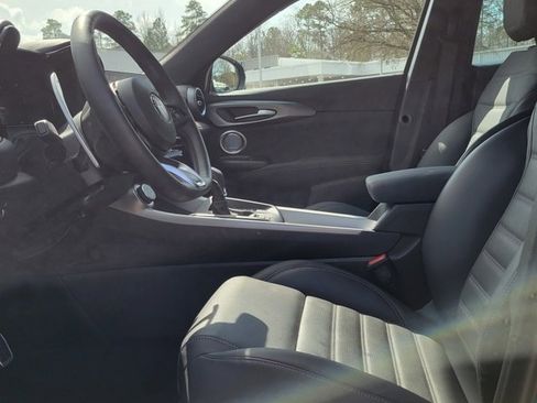 Used 2025 Alfa Romeo Tonale Veloce w/ Premium Package image 7