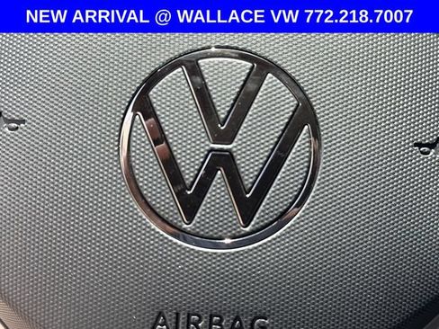 Used 2024 Volkswagen GTI SE FWD image 23