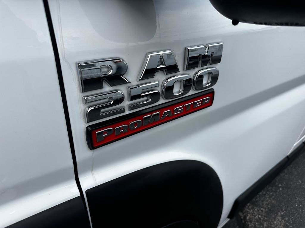 Used 2019 RAM ProMaster 2500 w/ Premium Appearance Group FWD image 3