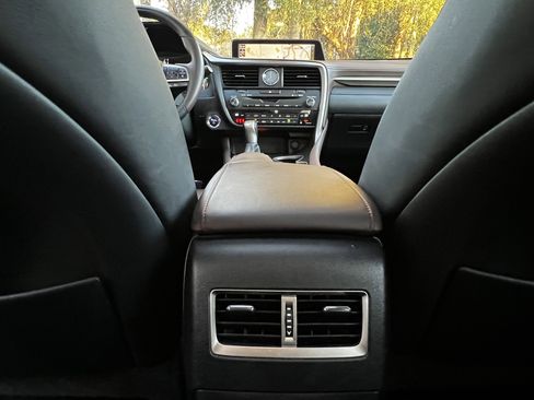 Used 2017 Lexus RX 450h AWD image 38