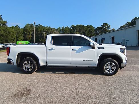Used 2022 GMC Sierra 1500 SLT w/ SLT Convenience Package image 3