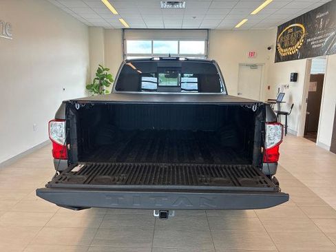 Used 2024 Nissan Titan SV w/ SV Convenience Package AWD/4WD image 11