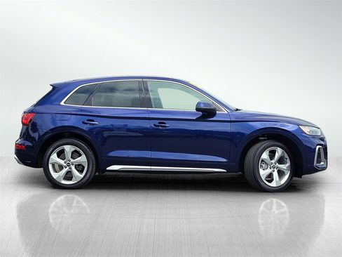 Used 2022 Audi Q5 2.0T Premium Plus w/ Premium Plus Package image 3
