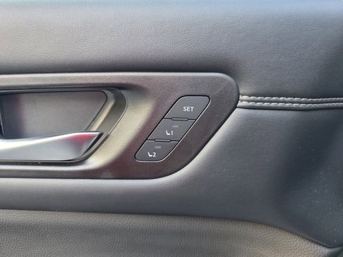 Used 2023 Nissan Pathfinder Platinum image 14