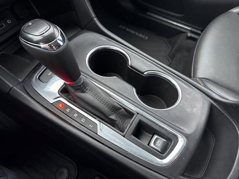 Used 2020 Chevrolet Equinox Premier image 33