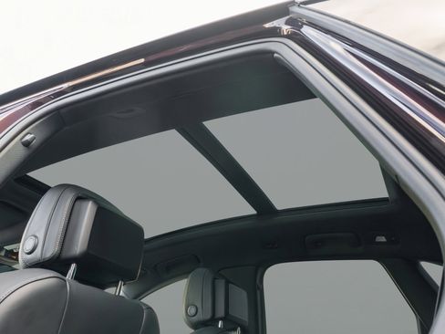 Used 2023 Porsche Macan GTS w/ Sport Chrono Package image 24