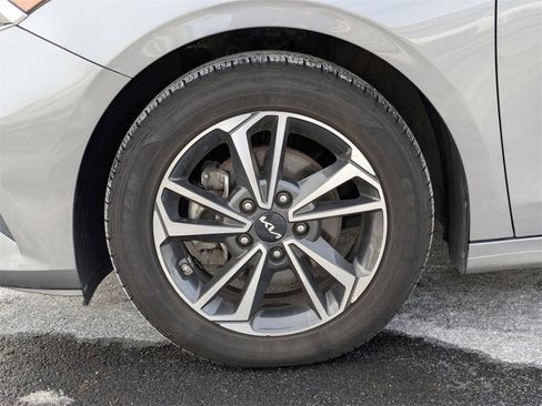 Used 2024 Kia Forte LXS image 11