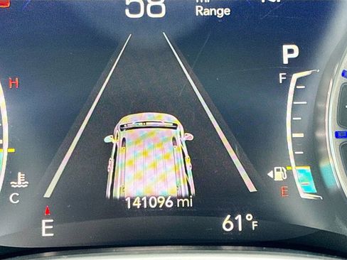 Used 2018 Chrysler Pacifica Limited w/ Tire & Wheel Group image 12