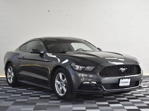 Used 2017 Ford Mustang Coupe image 8