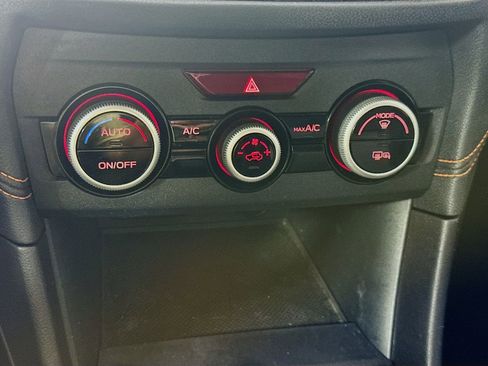 Used 2021 Subaru Crosstrek 2.0i Premium image 17