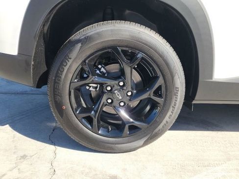 New 2026 Chevrolet Trax LT w/ Midnight Edition image 13