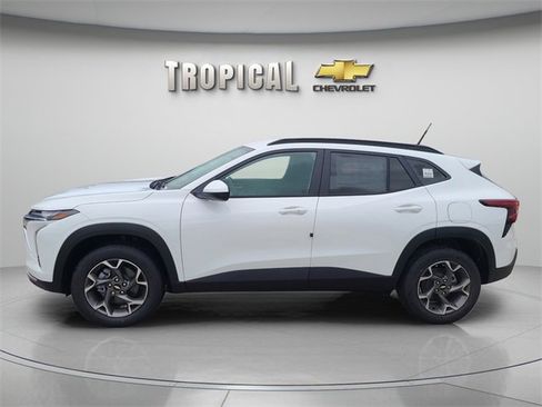 New 2026 Chevrolet Trax LT w/ Driver Confidence Package image 2