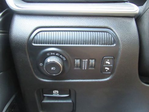 Used 2024 Jeep Wagoneer Series II w/ Flexible Seating Group RWD image 42
