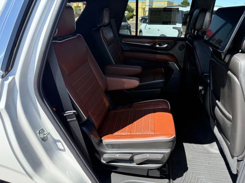Used 2024 GMC Yukon Denali Ultimate AWD/4WD image 43