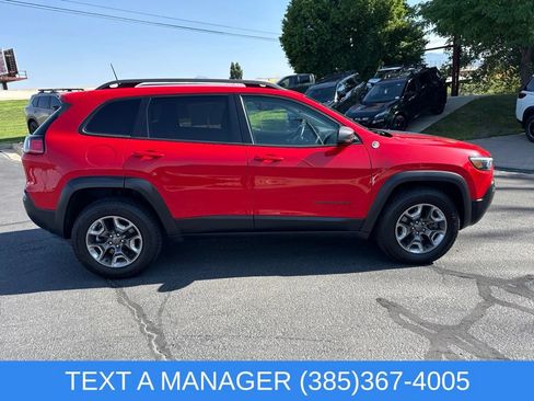 Used 2019 Jeep Cherokee Trailhawk AWD/4WD image 2