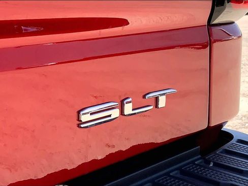 Used 2025 GMC Sierra 1500 SLT w/ SLT Premium Package AWD/4WD image 10