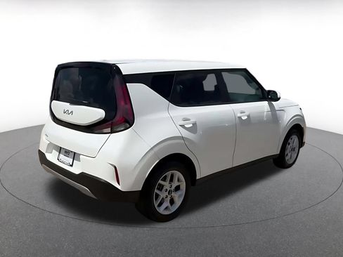 Used 2025 Kia Soul LX w/ LX Technology Package FWD image 10