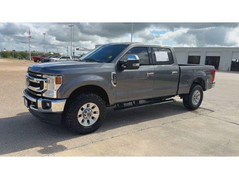 Used 2021 Ford F250 XLT w/ XLT Premium Package image 4