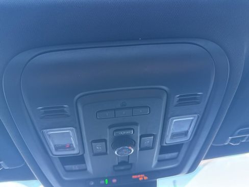 Used 2024 Chevrolet Tahoe Z71 w/ Luxury Package image 33