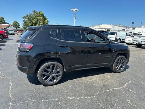 Used 2025 Jeep Compass Limited w/ High Altitude Package AWD/4WD image 17