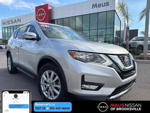 Used 2018 Nissan Rogue SV w/ Premium Package image 1