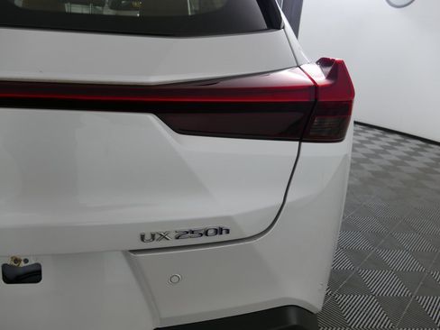 Used 2021 Lexus UX 250h w/ Premium Package image 31