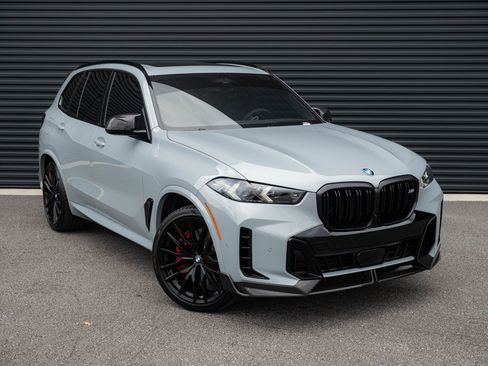Used 2025 BMW X5 M60i AWD/4WD image 25