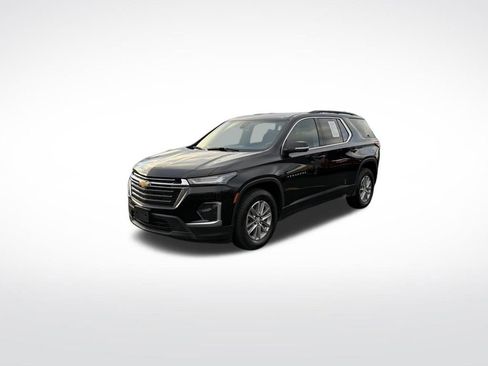 Used 2022 Chevrolet Traverse LT image 3