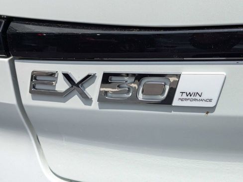 New 2026 Volvo EX30 Ultra w/ Protection Package Premier AWD/4WD image 15