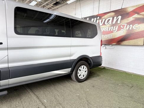 Used 2015 Ford Transit 150 XLT image 3