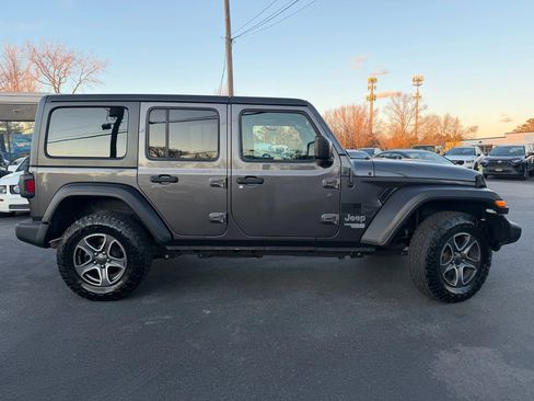 Used 2021 Jeep Wrangler Unlimited Sport image 2