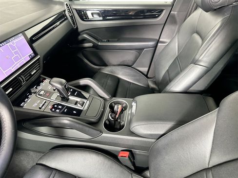 Certified 2020 Porsche Cayenne image 30