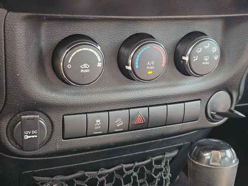 Used 2011 Jeep Wrangler Sport AWD/4WD image 24
