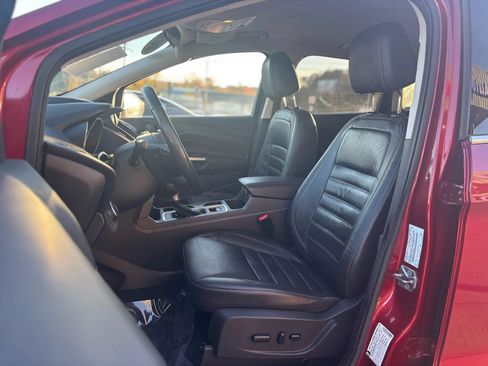 Used 2017 Ford Escape SE w/ SE Leather Comfort Package FWD image 9