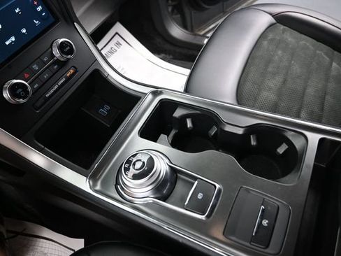 Used 2024 Ford Edge ST-Line AWD/4WD image 16