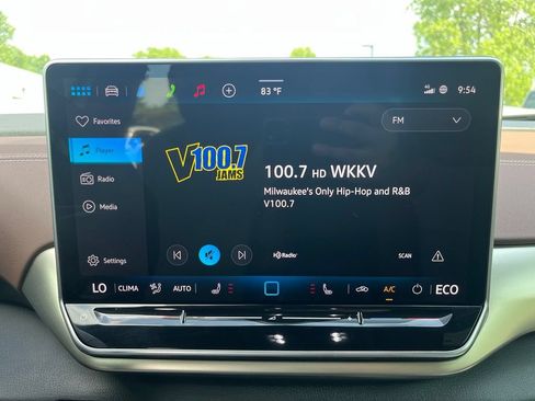 Certified 2025 Volkswagen ID.4 Pro AWD/4WD image 15
