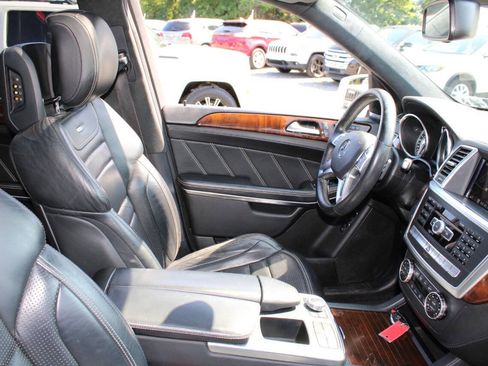 Used 2015 Mercedes-Benz GL 63 AMG 4MATIC w/ Accessory Chrome Package image 11