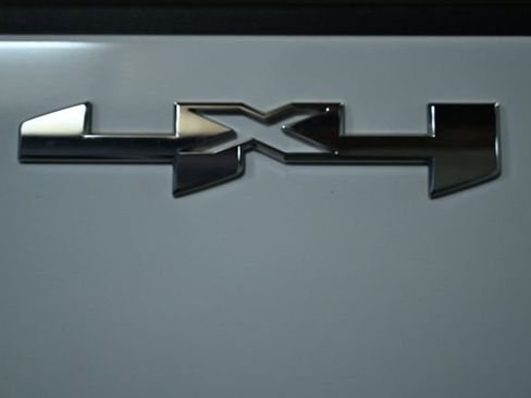 Used 2022 GMC Sierra 2500 SLT w/ SLT Convenience Package image 13