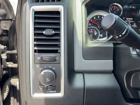 Used 2016 RAM 1500 Big Horn RWD image 16