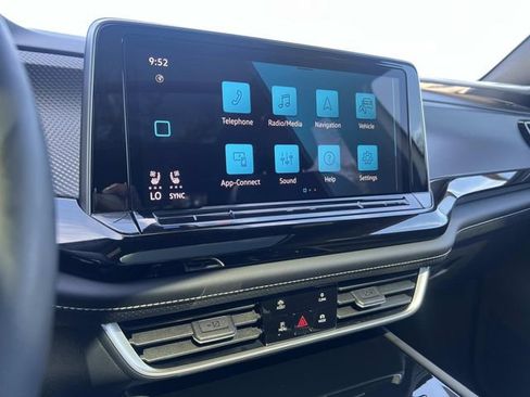 New 2026 Volkswagen Atlas Cross Sport SEL AWD/4WD image 15