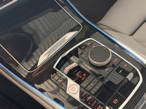 New 2026 BMW X5 xDrive50e w/ M Sport Package image 28
