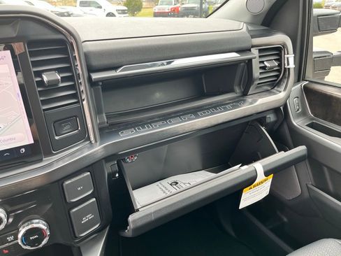 New 2026 Ford F250 Lariat w/ Black Appearance Package image 21