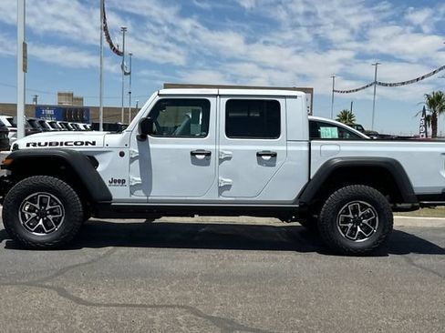 New 2026 Jeep Gladiator Rubicon w/ Steel Power Dome Hood Package AWD/4WD image 6