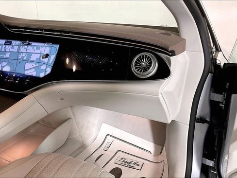 Used 2022 Mercedes-Benz EQS 580 4MATIC Sedan image 15