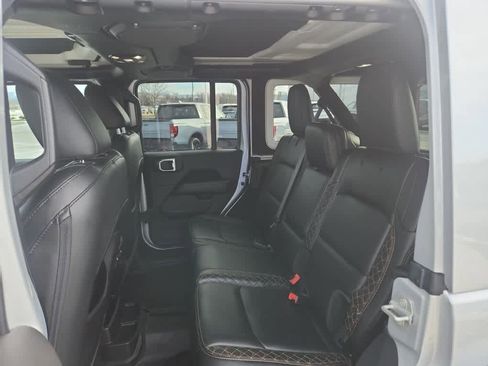 Used 2023 Jeep Wrangler Unlimited Sahara image 13