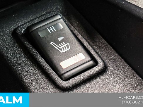 Used 2024 Nissan Titan SV w/ SV Convenience Package RWD image 35