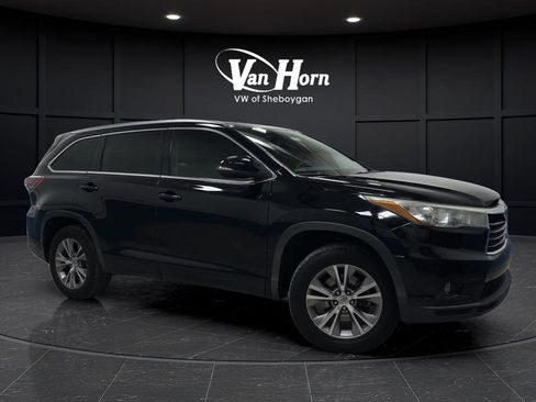 Used 2015 Toyota Highlander XLE image 1