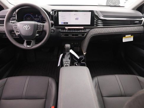 Used 2026 Toyota Camry XLE AWD/4WD image 22