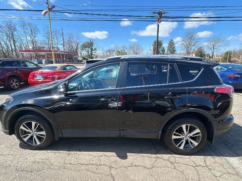 Used 2018 Toyota RAV4 XLE w/ Plus Extra Value Package image 8