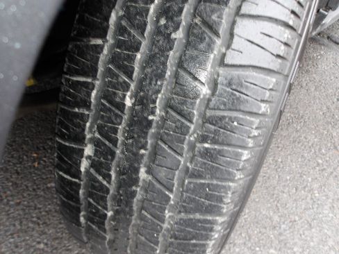 Used 2004 GMC Envoy SLT w/ Preferred Equipment Group image 23